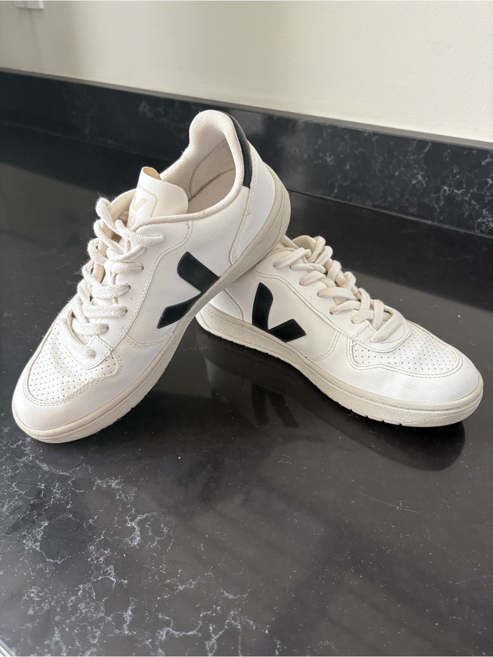 Veja V-10 CWL Sneaker 38 White/Black